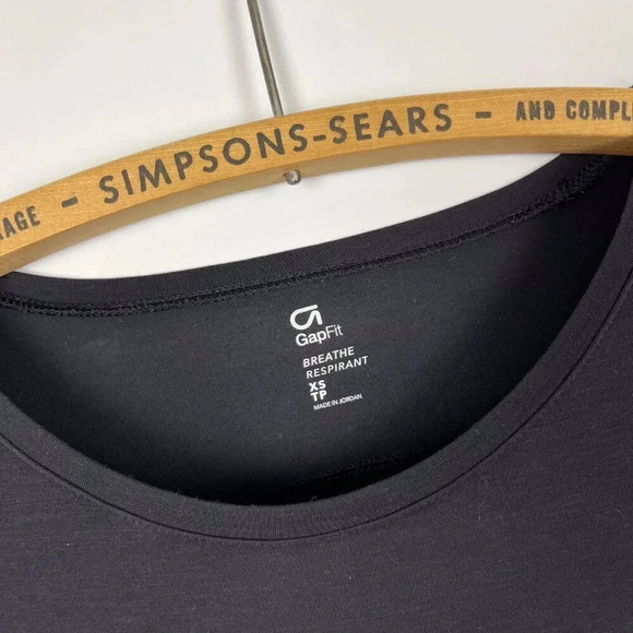 Gap Fit Womens XS Open Back Breathe Long Sleeve Tie Back Top Activewear Black - Picture 3 of 3